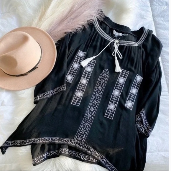 Paparazzi Black Embroidered Tassel Boho Top
Blouse Size Medium - Picture 2 of 15